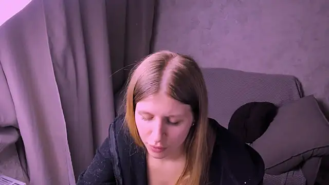 Snapshot of kirraa_ chatting on February 2025 07:49:01 PM kirraa online show from February 2025 07:49:01 PM