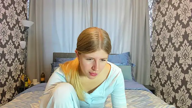 Snapshot of kirraa_ chatting on September 2025 12:10:02 PM kirraa online show from September 2025 12:10:02 PM