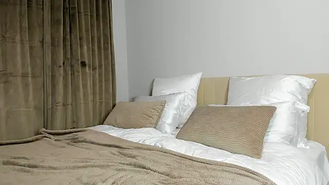 Snapshot of kirraa_ chatting on November 2025 09:57:01 PM kirraa online show from November 2025 09:57:01 PM