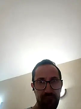 Snapshot of Porco81cazzo chatting on November 2025 11:36:02 PM Porco81cazzo online show from November 2025 11:36:02 PM