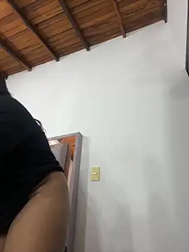 melyescobar online show from November 2025 03:27:01 AM