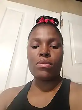 Snapshot of Smoochy_ chatting on November 2025 02:25:01 AM Smoochy online show from November 2025 02:25:01 AM