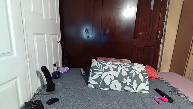 Snapshot of Smoochy_ chatting on December 2025 04:44:02 AM Smoochy online show from December 2025 04:44:02 AM