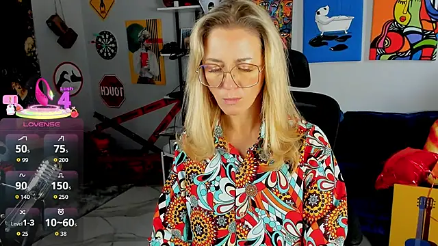 LadyIzabel online show from May 2026 05:46:01 AM