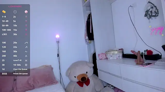 Lunadahia online show from June 2026 04:28:01 AM