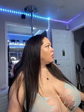 curvyfunlover online show from June 2026 09:51:02 AM