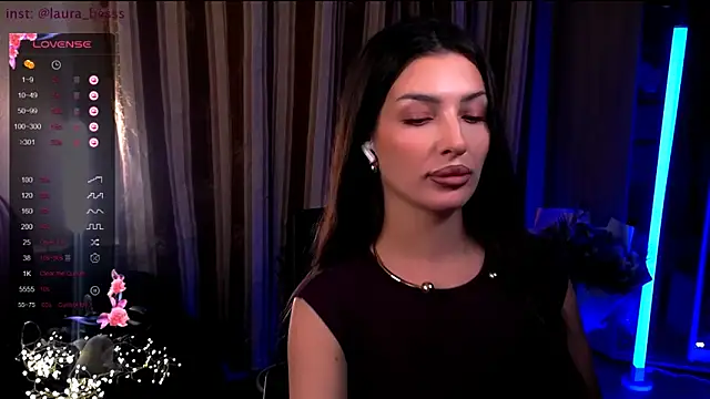 Snapshot of Laura_Bess chatting on December 2025 06:57:02 PM Laura Bess online show from December 2025 06:57:02 PM