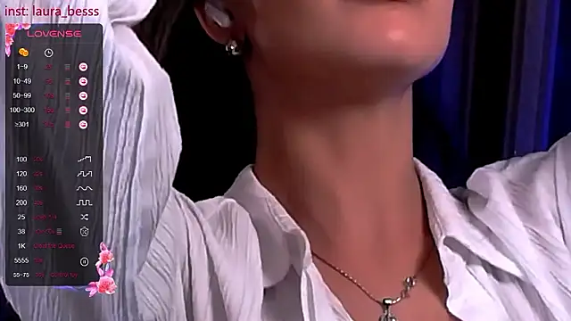 Snapshot of Laura_Bess chatting on January 2026 12:27:02 AM Laura Bess online show from January 2026 12:27:02 AM