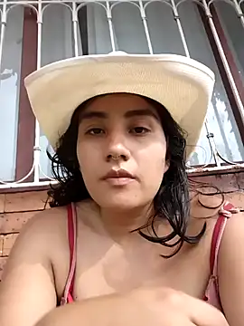 Snapshot of Hellen_Alex chatting on December 2024 08:15:01 PM Hellen Alex online show from December 2024 08:15:01 PM