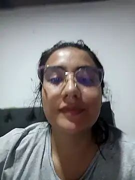 Snapshot of Hellen_Alex chatting on December 2024 05:29:02 PM Hellen Alex online show from December 2024 05:29:02 PM