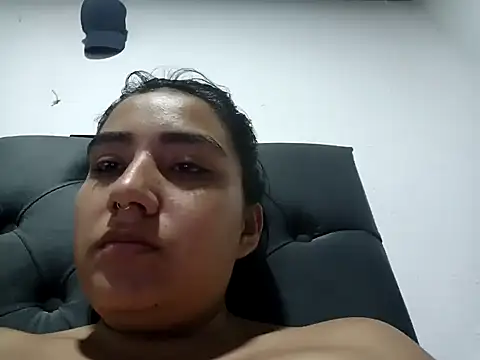 Snapshot of Hellen_Alex chatting on January 2025 03:17:02 PM Hellen Alex online show from January 2025 03:17:02 PM