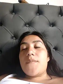 Snapshot of Hellen_Alex chatting on January 2025 09:19:01 PM Hellen Alex online show from January 2025 09:19:01 PM