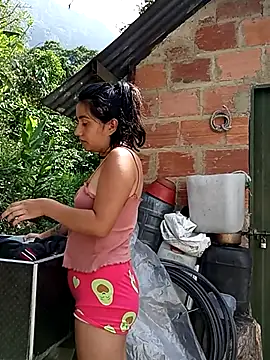 Snapshot of Hellen_Alex chatting on January 2025 03:39:02 PM Hellen Alex online show from January 2025 03:39:02 PM