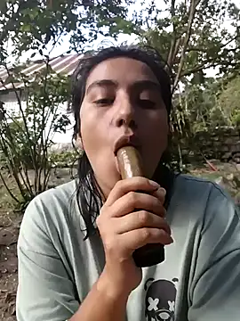 Snapshot of Hellen_Alex chatting on February 2025 09:13:01 PM Hellen Alex online show from February 2025 09:13:01 PM