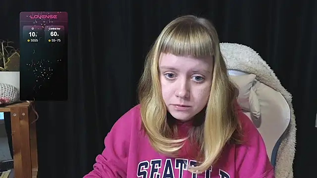 Snapshot of June_shy0 chatting on November 2025 08:02:02 AM June shy0 online show from November 2025 08:02:02 AM