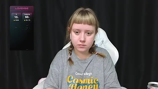 Snapshot of June_shy0 chatting on December 2025 08:01:02 AM June shy0 online show from December 2025 08:01:02 AM