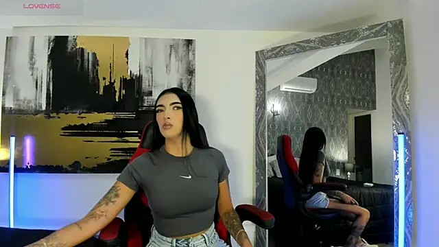 AriRobert  online show from November 2025 03:51:01 AM