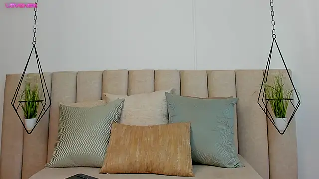 Snapshot of Olivia_Collins1 chatting on December 2024 09:30:02 PM Olivia Collins1 online show from December 2024 09:30:02 PM