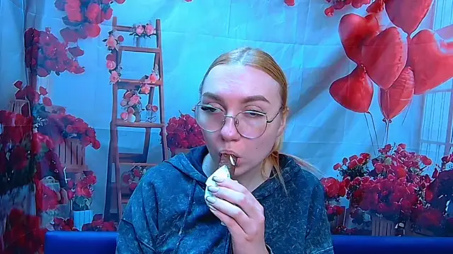 BeatriceFly online show from May 2026 12:43:01 PM