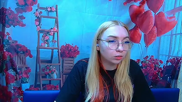 BeatriceFly online show from May 2026 12:43:02 PM