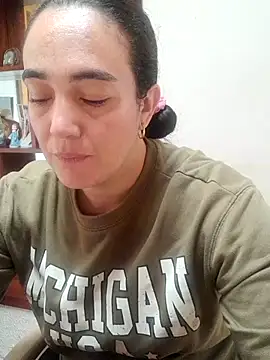 Snapshot of skayhot_ chatting on October 2025 02:13:02 PM skayhot online show from October 2025 02:13:02 PM