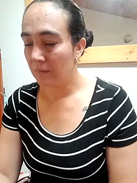 Snapshot of skayhot_ chatting on October 2025 01:15:02 PM skayhot online show from October 2025 01:15:02 PM