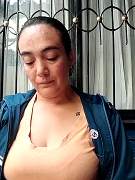 Snapshot of skayhot_ chatting on November 2025 12:38:02 PM skayhot online show from November 2025 12:38:02 PM