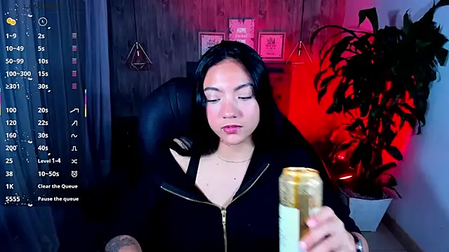 Snapshot of miichael_black chatting on October 2025 09:06:01 PM miichael black online show from October 2025 09:06:01 PM