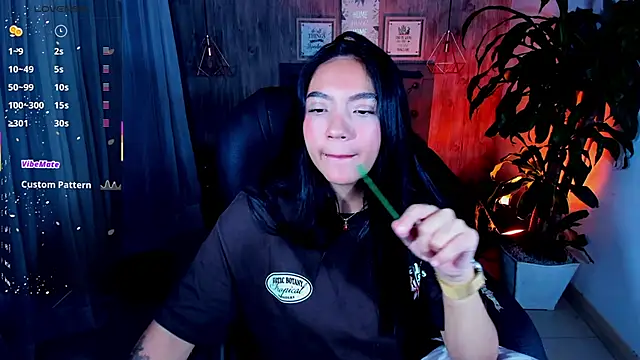 Snapshot of miichael_black chatting on November 2025 09:48:01 PM miichael black online show from November 2025 09:48:01 PM