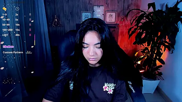 Snapshot of miichael_black chatting on November 2025 06:53:01 PM miichael black online show from November 2025 06:53:01 PM