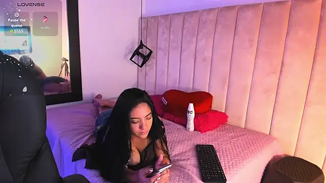 Snapshot of miichael_black chatting on November 2025 09:24:02 PM miichael black online show from November 2025 09:24:02 PM