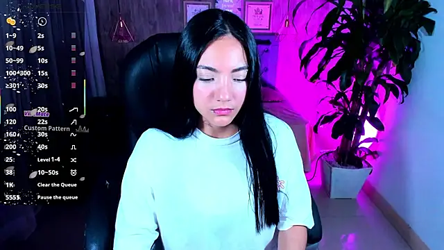 Snapshot of miichael_black chatting on December 2025 09:09:01 PM miichael black online show from December 2025 09:09:01 PM