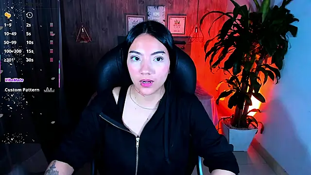 Snapshot of miichael_black chatting on December 2025 08:37:02 PM miichael black online show from December 2025 08:37:02 PM