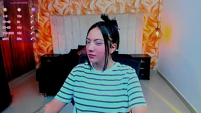 Snapshot of miichael_black chatting on July 2026 06:32:02 PM miichael black online show from July 2026 06:32:02 PM