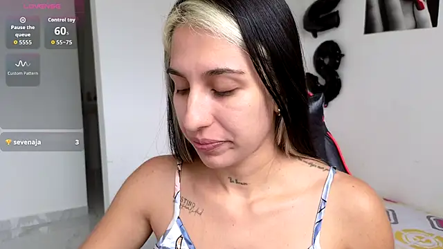 tammyandrade  online show from October 2025 04:46:01 PM