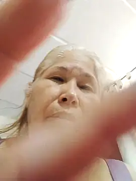 girl amada online show from November 2025 07:46:02 PM