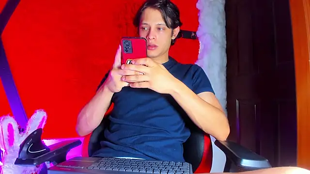 LilOwen  online show from March 2026 04:33:01 PM