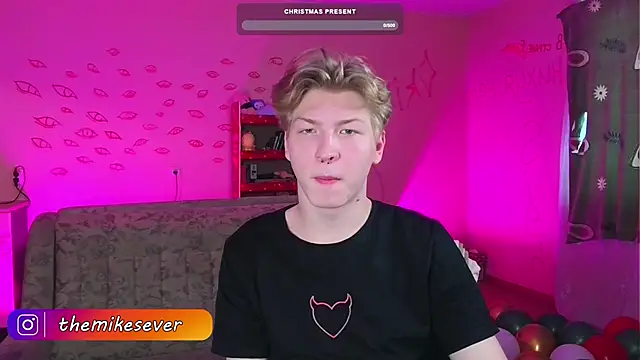 Snapshot of TheMikeSever chatting on December 2024 04:18:02 AM TheMikeSever online show from December 2024 04:18:02 AM