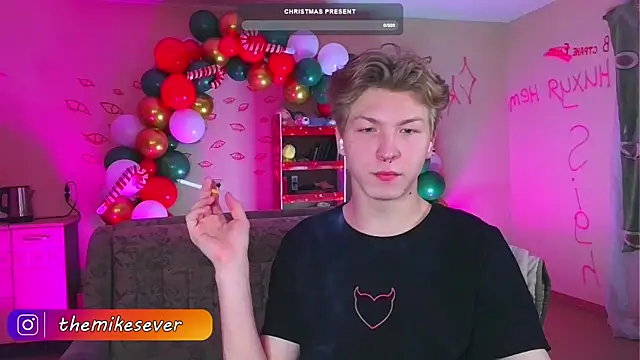 Snapshot of TheMikeSever chatting on December 2024 02:10:02 AM TheMikeSever online show from December 2024 02:10:02 AM