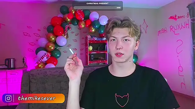 Snapshot of TheMikeSever chatting on December 2024 05:08:01 PM TheMikeSever online show from December 2024 05:08:01 PM