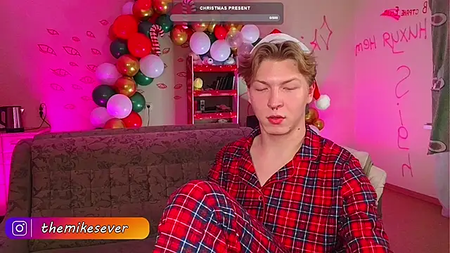 Snapshot of TheMikeSever chatting on December 2024 09:22:02 PM TheMikeSever online show from December 2024 09:22:02 PM