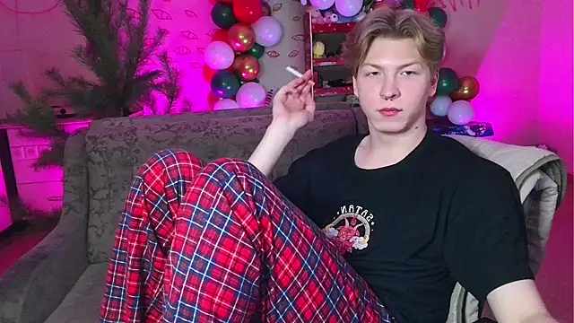 Snapshot of TheMikeSever chatting on December 2024 08:47:01 PM TheMikeSever online show from December 2024 08:47:01 PM