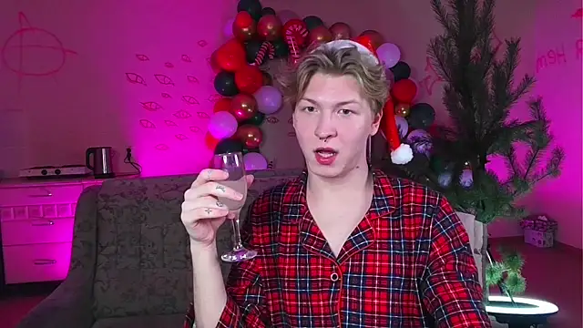 Snapshot of TheMikeSever chatting on December 2024 05:18:02 PM TheMikeSever online show from December 2024 05:18:02 PM