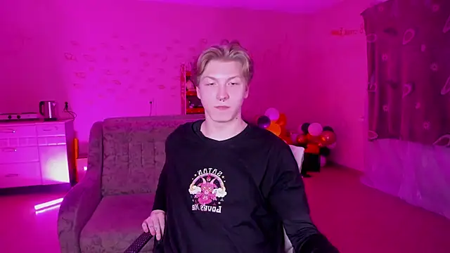 Snapshot of TheMikeSever chatting on January 2025 07:49:02 PM TheMikeSever online show from January 2025 07:49:02 PM