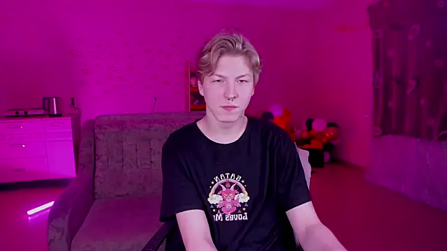 Snapshot of TheMikeSever chatting on January 2025 08:13:01 PM TheMikeSever online show from January 2025 08:13:01 PM