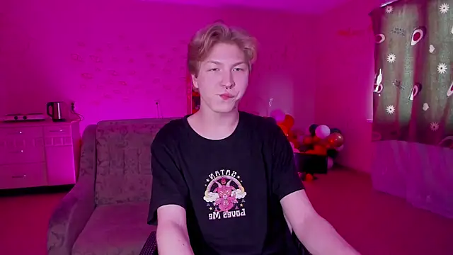 Snapshot of TheMikeSever chatting on January 2025 05:30:01 AM TheMikeSever online show from January 2025 05:30:01 AM