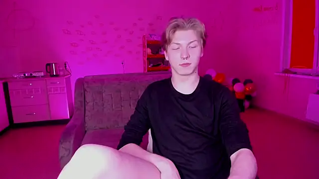 Snapshot of TheMikeSever chatting on February 2025 08:06:02 PM TheMikeSever online show from February 2025 08:06:02 PM