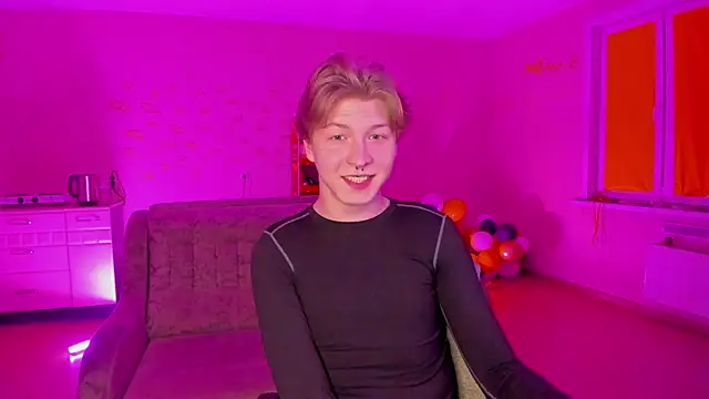 Snapshot of TheMikeSever chatting on February 2025 04:58:01 PM TheMikeSever online show from February 2025 04:58:01 PM