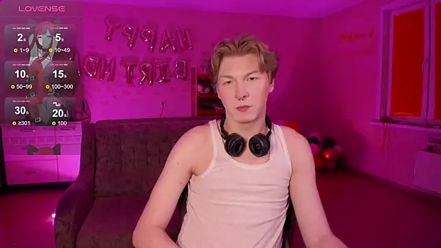 Snapshot of TheMikeSever chatting on February 2025 08:03:01 PM TheMikeSever online show from February 2025 08:03:01 PM