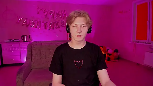 Snapshot of TheMikeSever chatting on March 2025 07:48:02 PM TheMikeSever online show from March 2025 07:48:02 PM